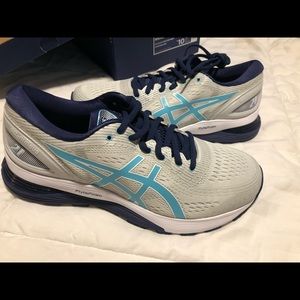 ASICS Gel Nimbus 21 -New Size 10 Women’s